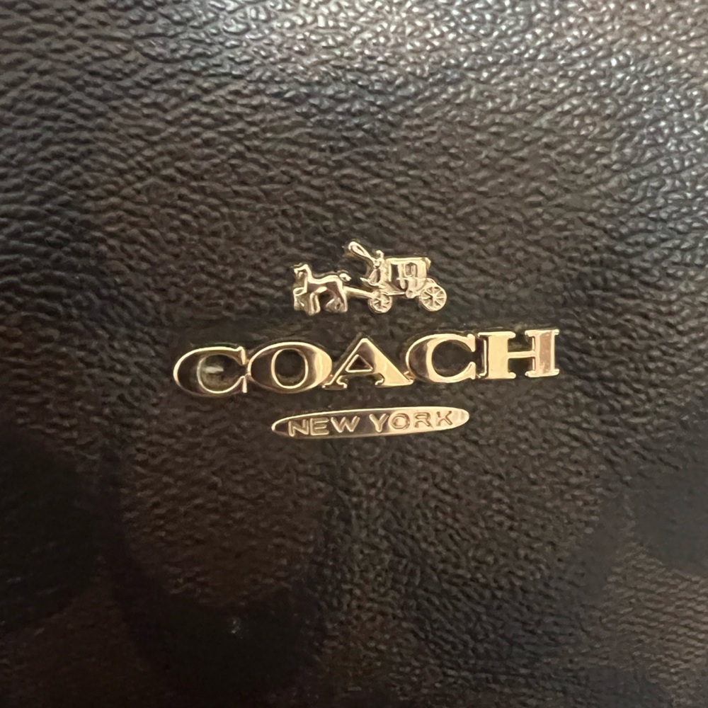 Coach Purse Signature C - Picture 12 of 16